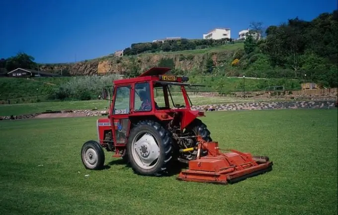 Bir traktor lisenziyası necə alınır