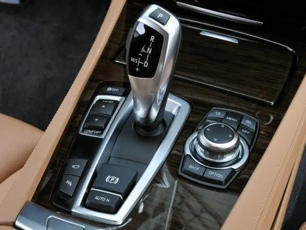 Comment démarrer une voiture avec transmission automatique