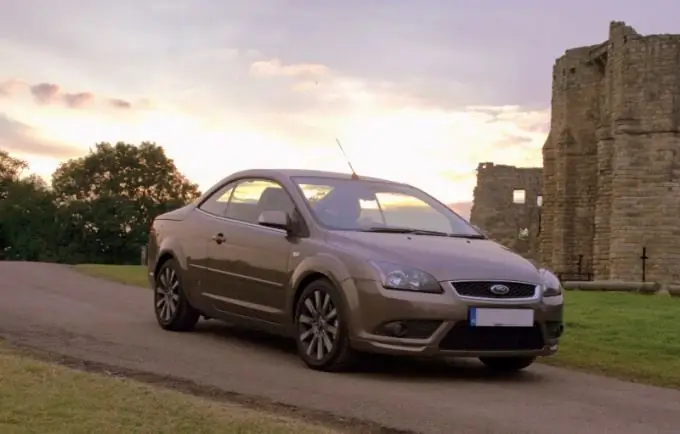 Kā noņemt degvielas sūkni no Ford Focus