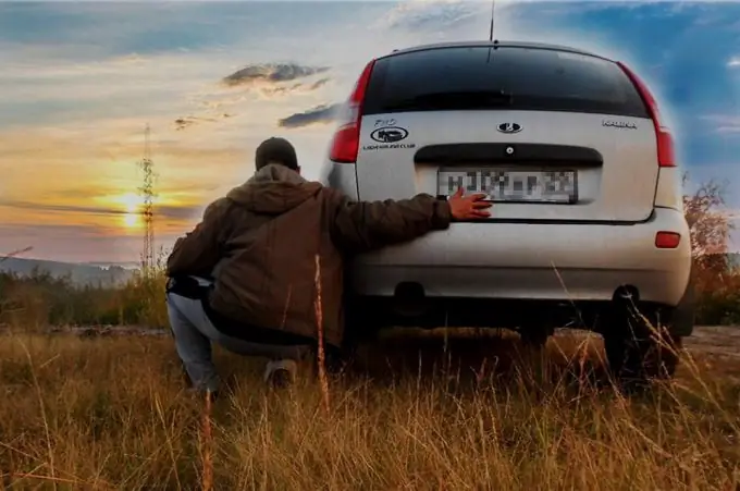 Hoe de stabilisatorstang van de Lada Kalina te vervangen