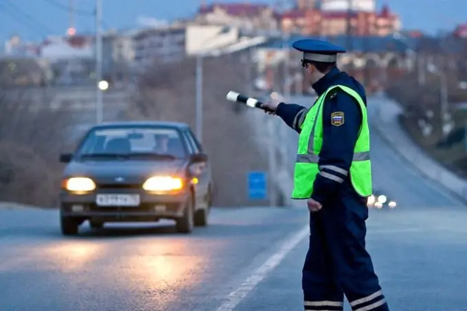 Jinsi ya kujua faini za trafiki kwa jina la mwisho